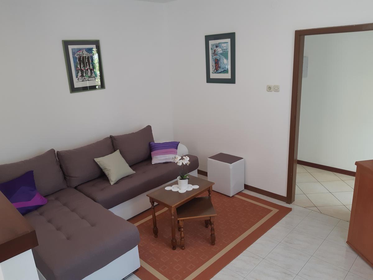 Apartment Alice พูลา ภายนอก รูปภาพ